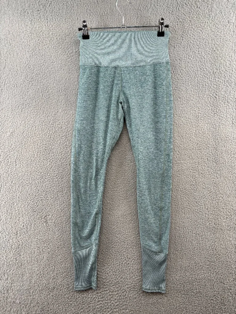 Alo Yoga Alosoft High Waist Lounge Leggings in Seagrass Green, size XS.